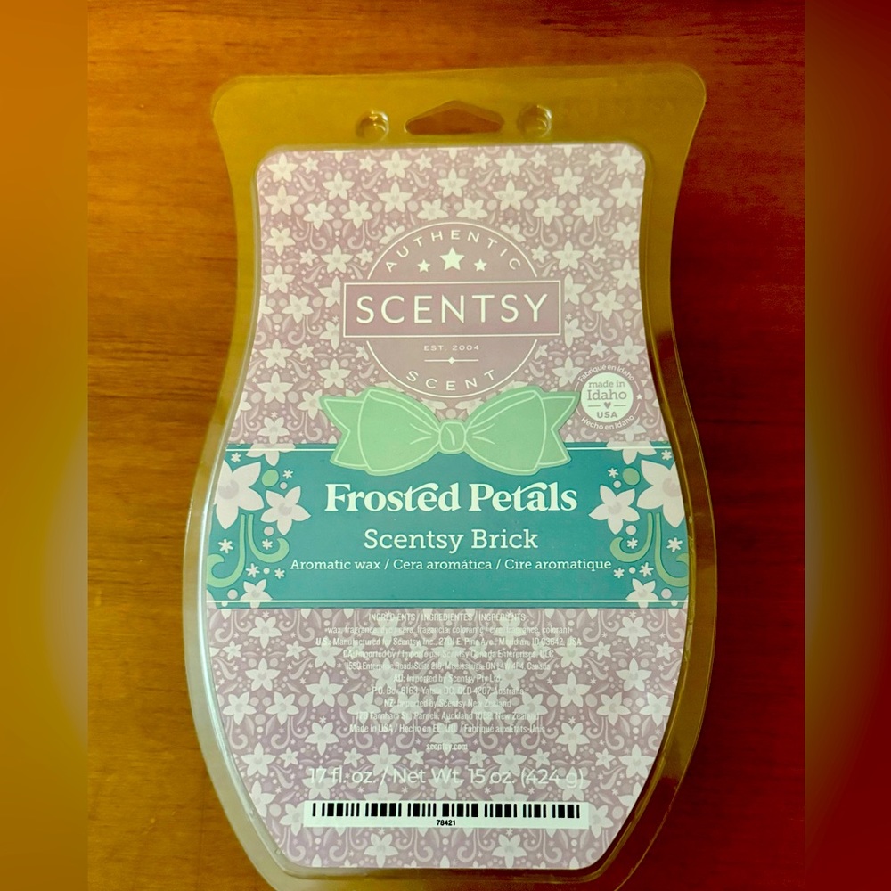 Frosted Petals Scentsy Brick.